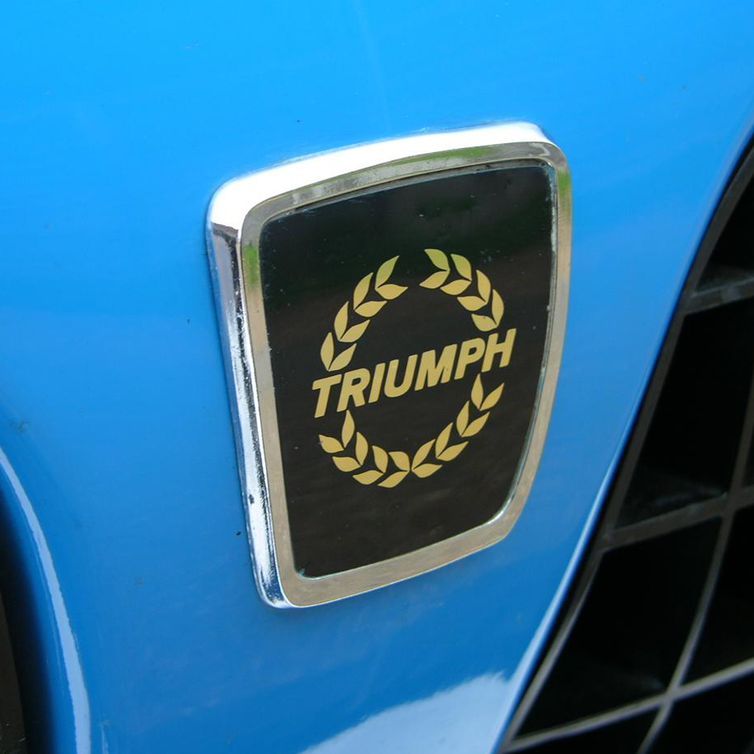 Triumph logo car emblem