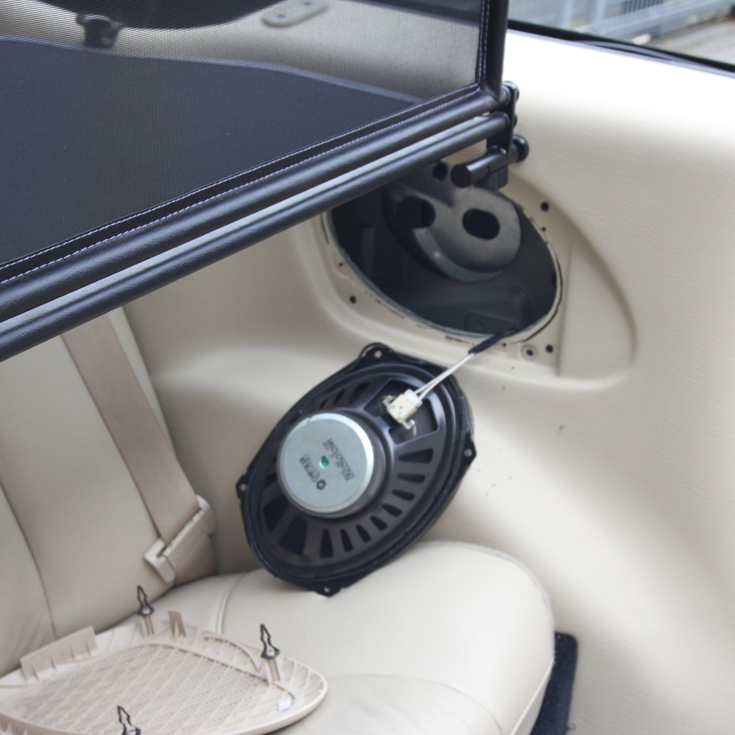 Vindskydd Chrysler Sebring Stratus JX och JR lossa högtalare montering