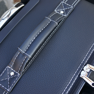 bagageväskor tesla model s detalj handtag