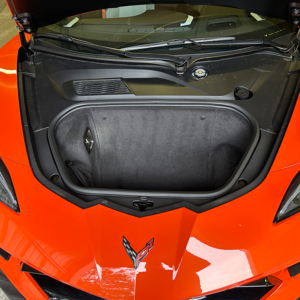 chevrolet corvette c8 coupe cabriolet bagagevaskor tom frunk USversion kundbild
