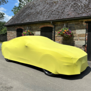 Gult inomhus biltäcke mjuk stretch