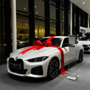kundbild bilrosett gigantisk bmw i4 hedin