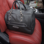 väska bärväska baksäte svart i bilsäte